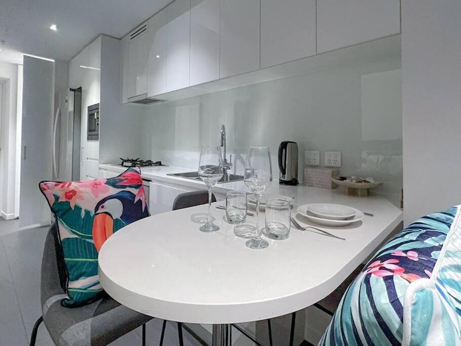 Amazing 2 Bedroom In Cbd! ブリスベン エクステリア 写真